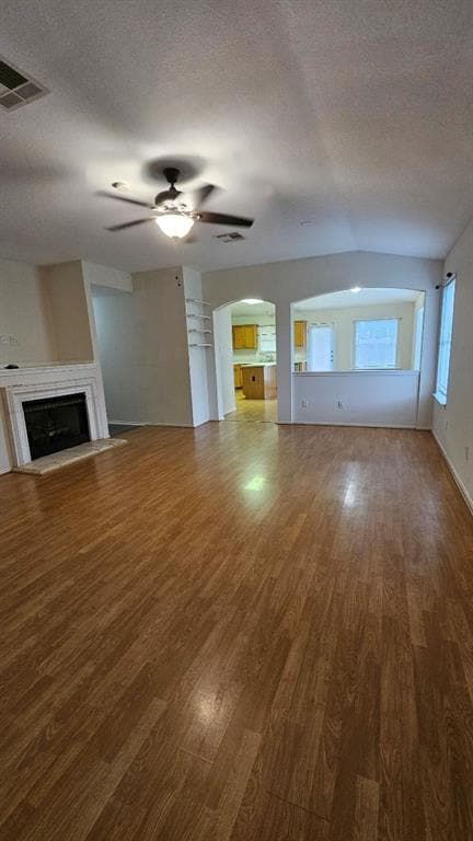 Foto del edificio - 14902 Snelling Dr
