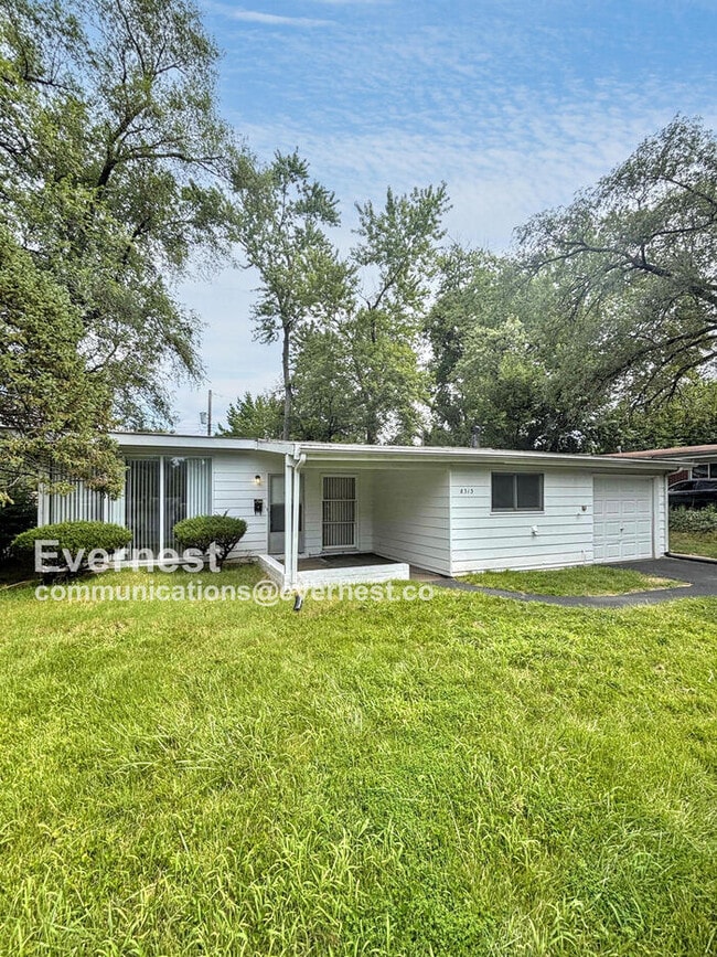 Building Photo - 8313 Woodhurst Dr