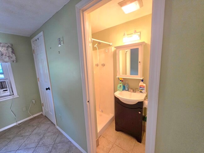 Building Photo - 4068 Peace Dr
