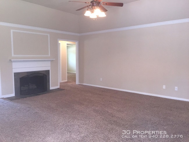 Building Photo - 744 Silverthorne Trail