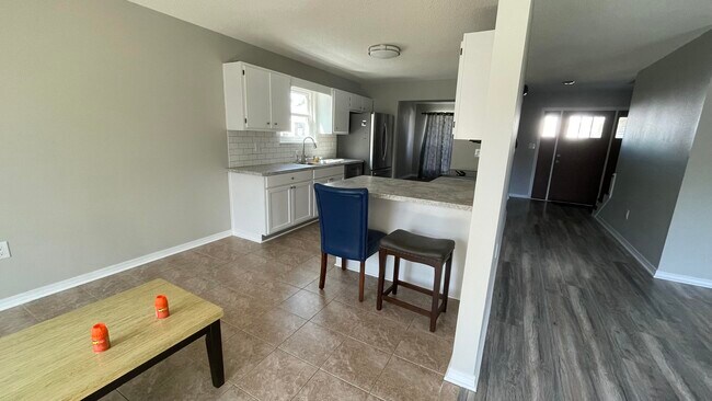 Foto del edificio - 463 Sandy Ridge Cir