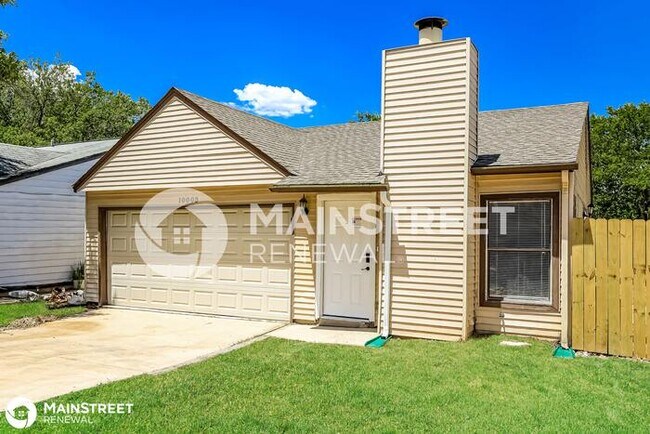 Building Photo - 10003 Birch Field Dr