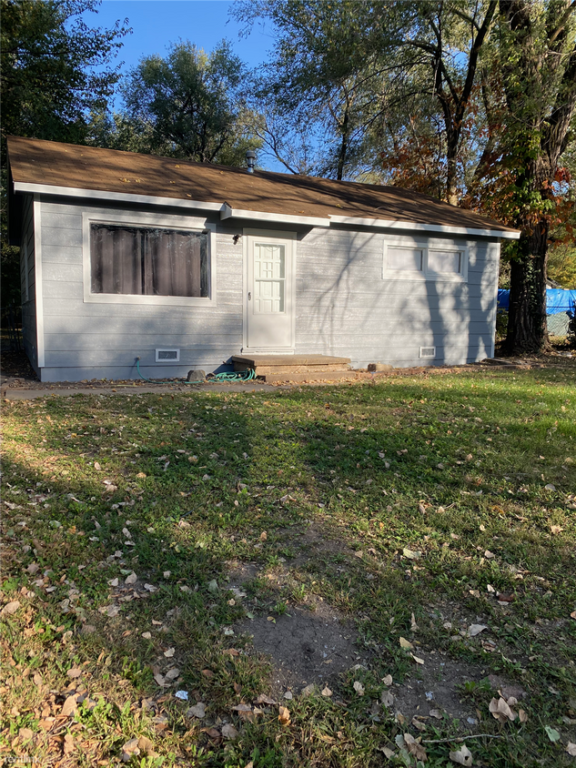 2 br, 1 bath House 6590 N Kingman St Cut... House Rental in Park