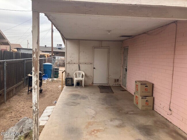 Foto del edificio - 4641 S 17th Pl