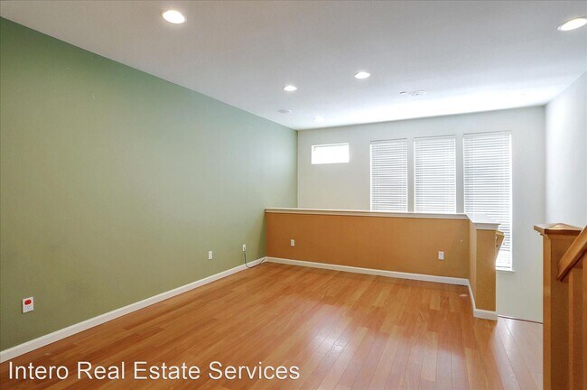 Building Photo - 2 br, 2.5 bath House - 4038 Fitzpatrick