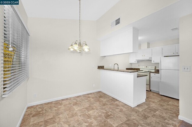 Foto del edificio - 5450 Concord Blvd
