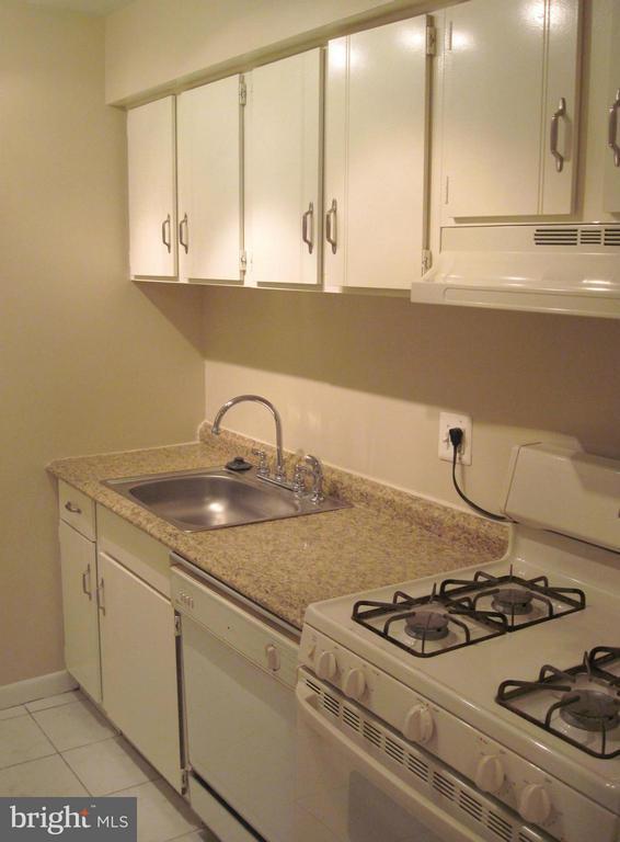 Foto del edificio - 11200 Chestnut Grove Square