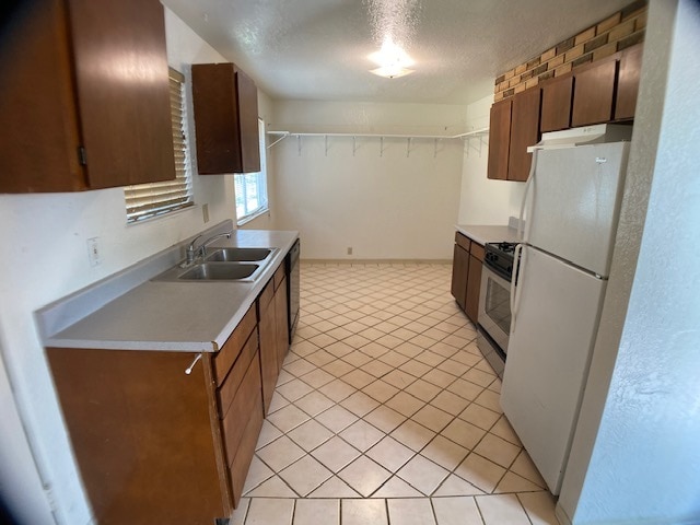 Kitchen - 2267 Petaluma Blvd N