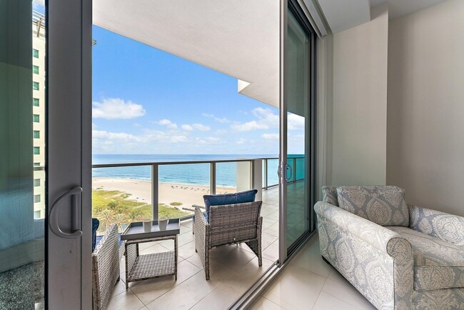 Foto del edificio - 3100 N Ocean Dr