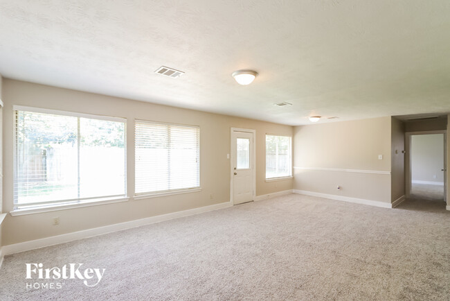 Building Photo - 5043 Summit Lodge Dr
