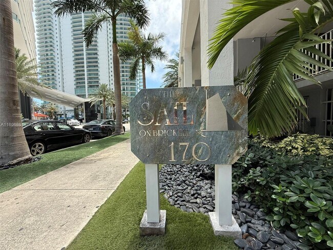 Foto del edificio - 170 SE 14th St