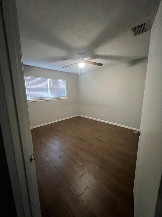 Foto del edificio - 3342 Burke Rd