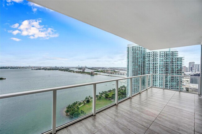 Foto del edificio - 2020 N Bayshore Dr