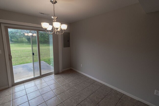 Foto del edificio - 4008-4010 Arctic Fox Dr.