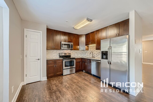 Building Photo - 610 N Branch Ct