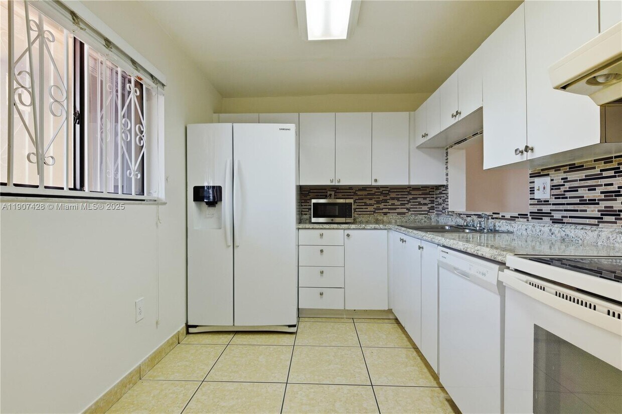 Foto principal - 8415 SW 107th Ave