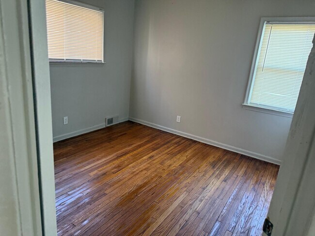 Foto del edificio - 6540 Longacre St