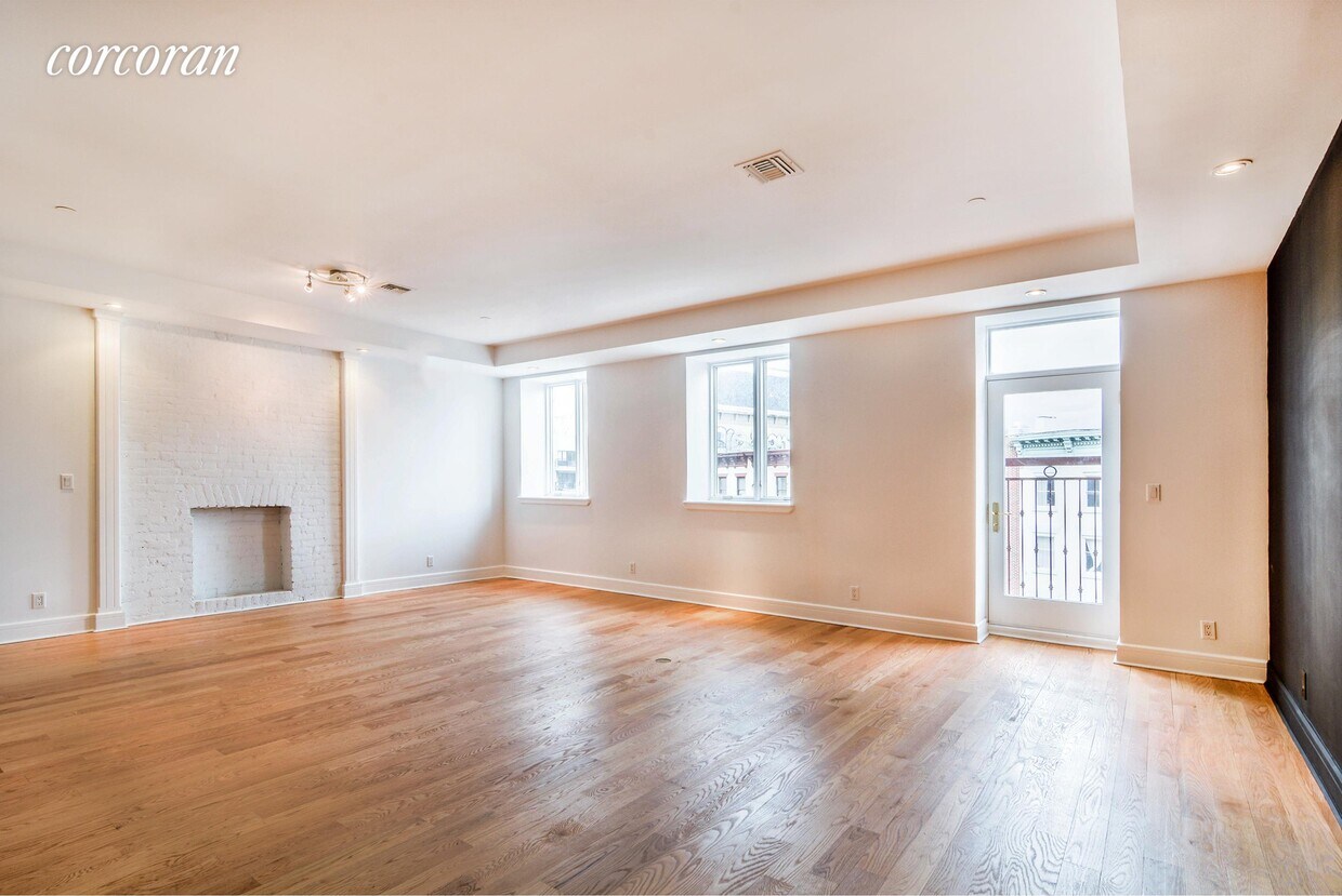 Primary Photo - 152 Broadway