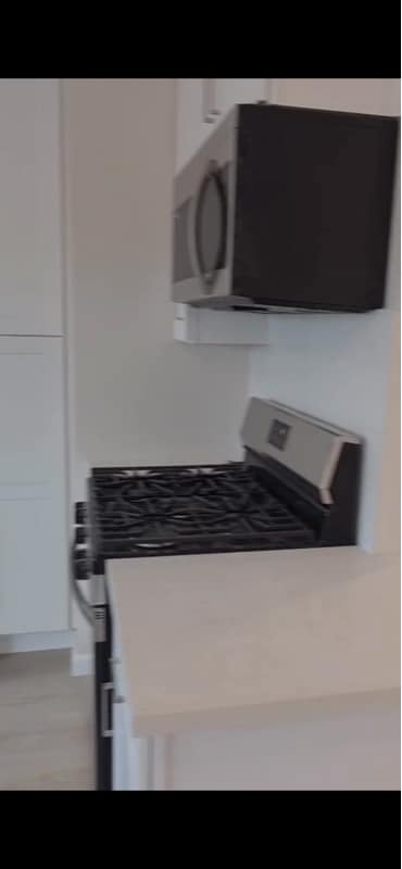 Building Photo - 1435 E Maple St