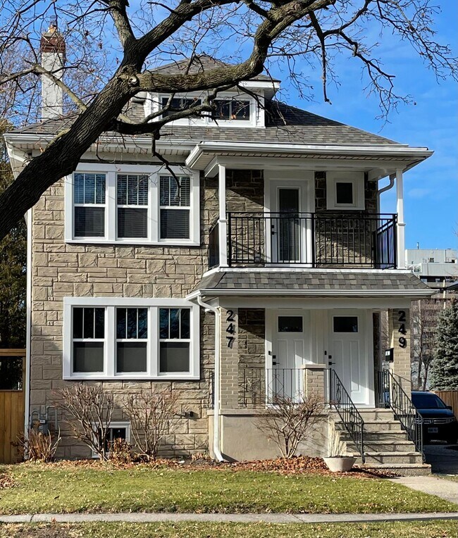 Building Photo - 247 Brock St N