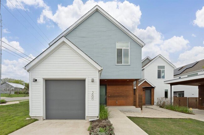 Foto del edificio - 3600 Clary Wy