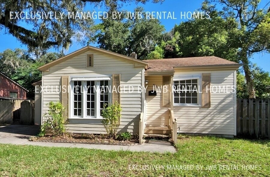 Primary Photo - 2409 Ridgewood Rd