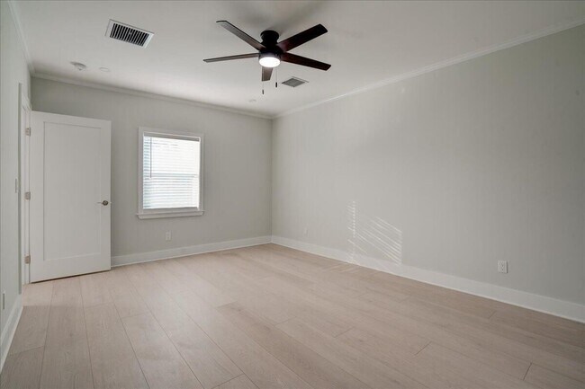 Foto del edificio - 320 NW 6th Ave