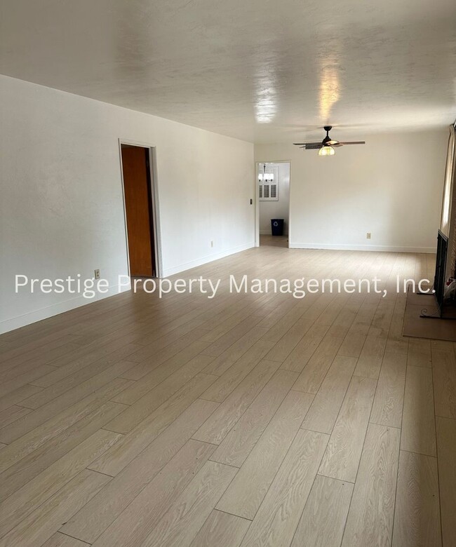 Foto del edificio - Spacious Central  3/2 Home w/ Split Floor ...