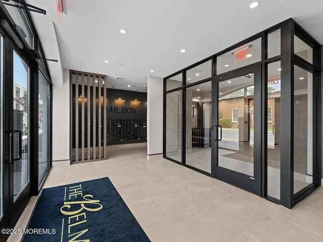 Building Photo - 27 3rd Ave