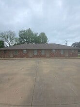 Building Photo - 808 S Knoxville Ave