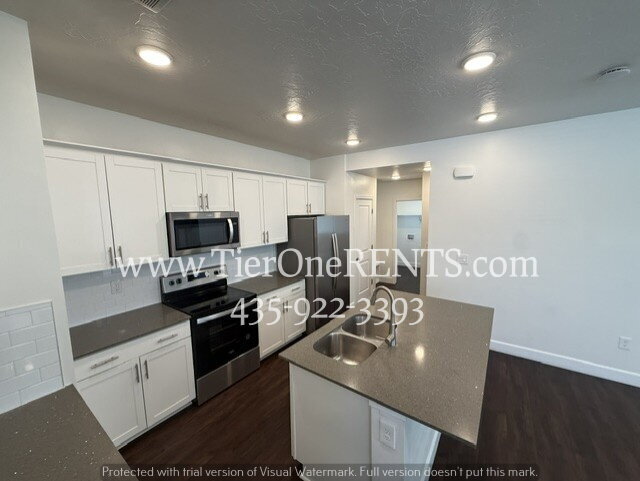 Building Photo - NO DEPOSIT option available for qualified renters with Obligo!