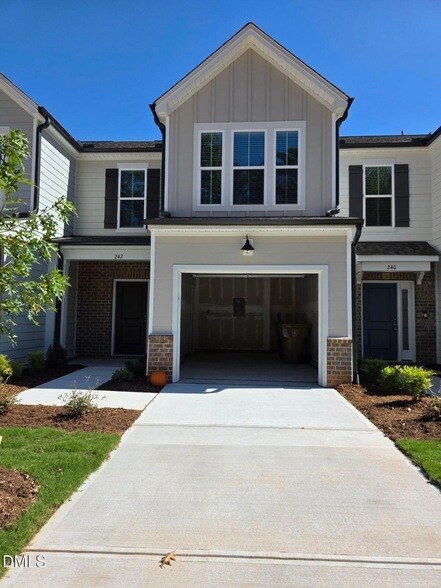 Foto del edificio - 242 Broomside Ave