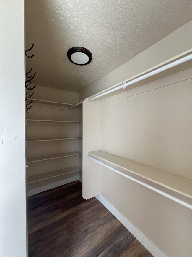 Building Photo - 795 4900 W