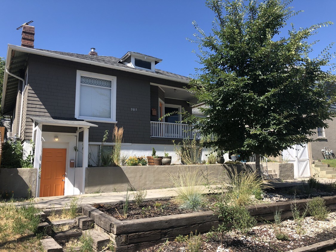 Primary Photo - 385 E 6th Ave