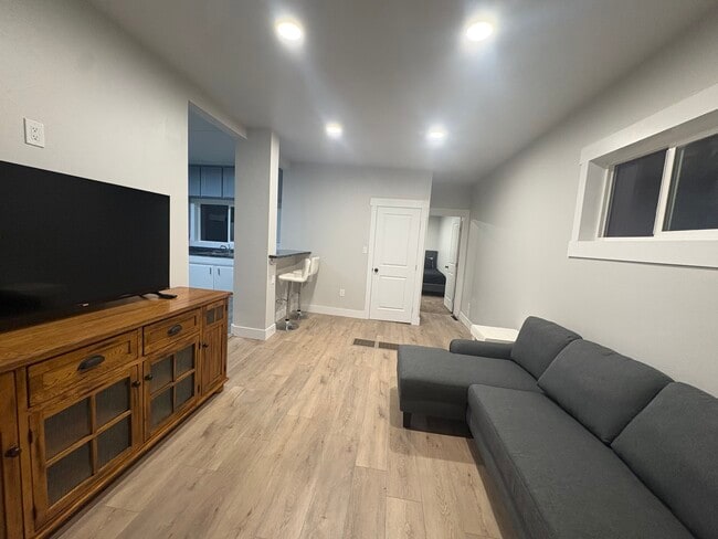 Building Photo - 145 Missoula Ave