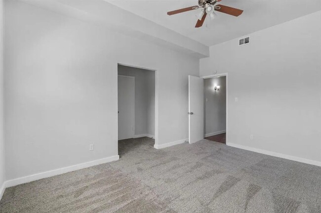 Building Photo - Gorgeous New Remodeled 2 Bedroom Condo nea...