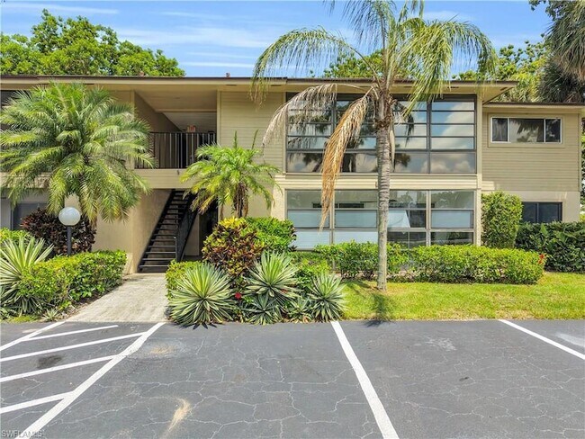 Building Photo - 5713 Foxlake Dr