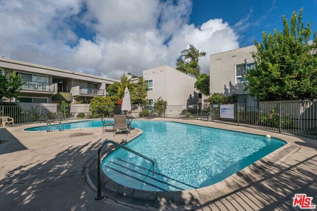 Foto del edificio - 3166 S Sepulveda Blvd