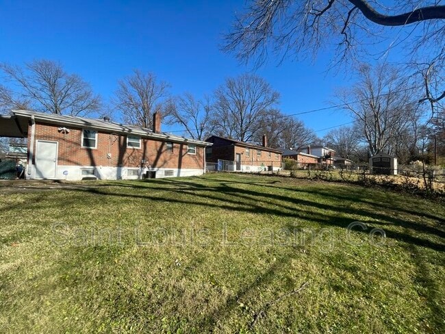 Building Photo - 7836 Birchmont Dr