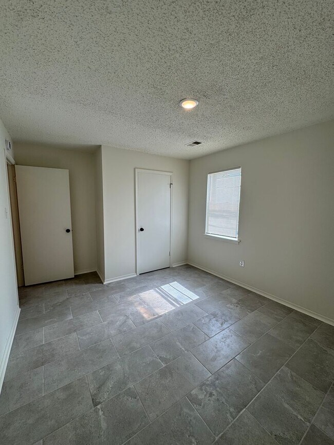 Foto del edificio - Renovated 2 Bedroom 1 Bath Home for Rent!
