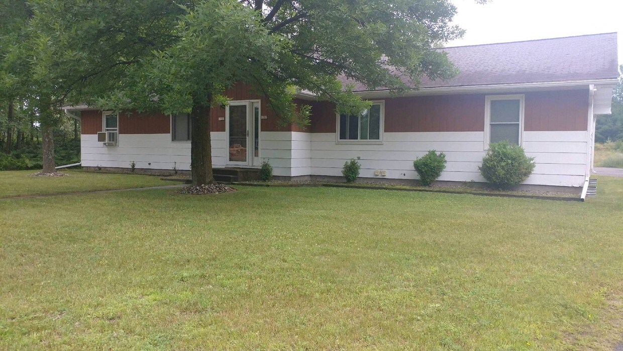 Primary Photo - 1707 Menominee Dr