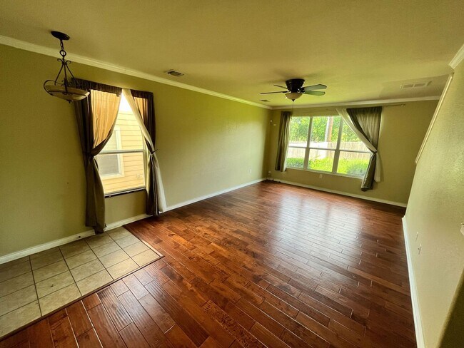 Building Photo - 2211 Mission Verde