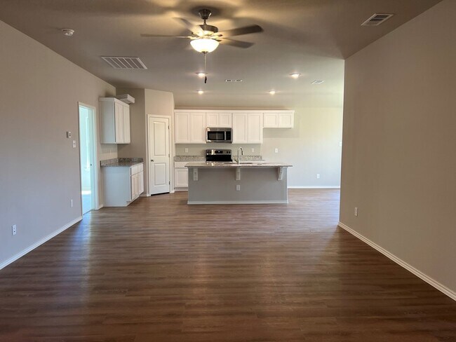 Foto del edificio - 7216 E County Rd 99 1/2