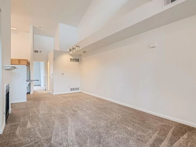 Foto del edificio - 18332 E Flora Dr