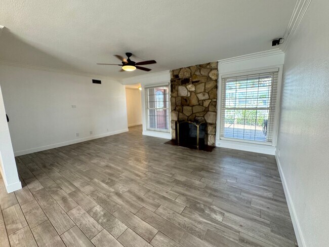 Foto del edificio - Beautiful 3Bd/2Ba Home With Pool Located I...