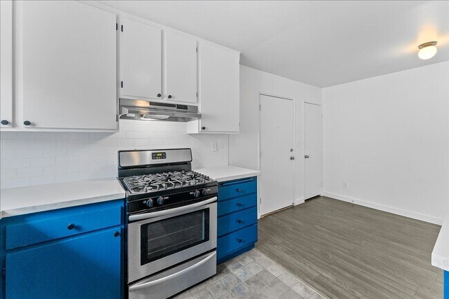 Foto del edificio - 448 W Windsor Rd