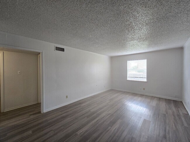 Foto del edificio - 1/2 OFF OF FIRST FULL MONTH OF RENT/ SECTION 8/HUD ACCEPTED - AVAILABLE NOW!