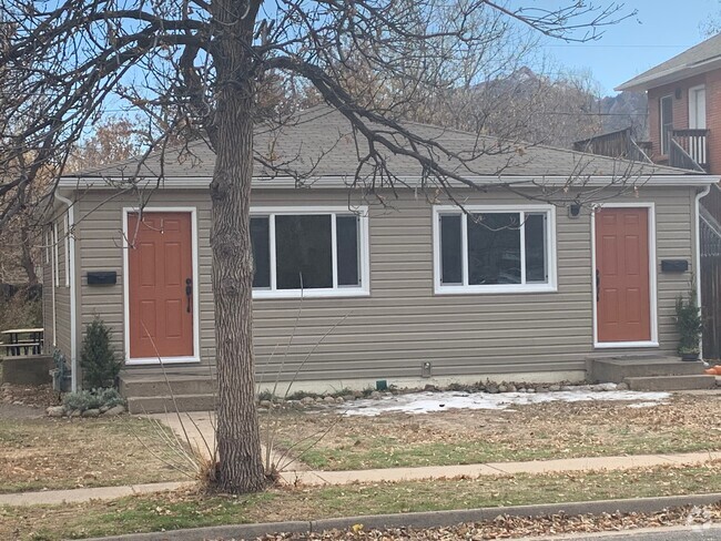 Building Photo - 2118 Grove Cir