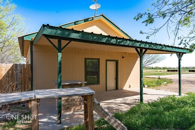 Foto del edificio - 542 McCartney Ln