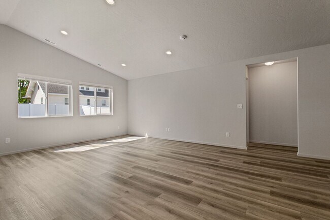 Building Photo - Stunning 3 Bed, 2 Bath Rancher in Spokane Valley!